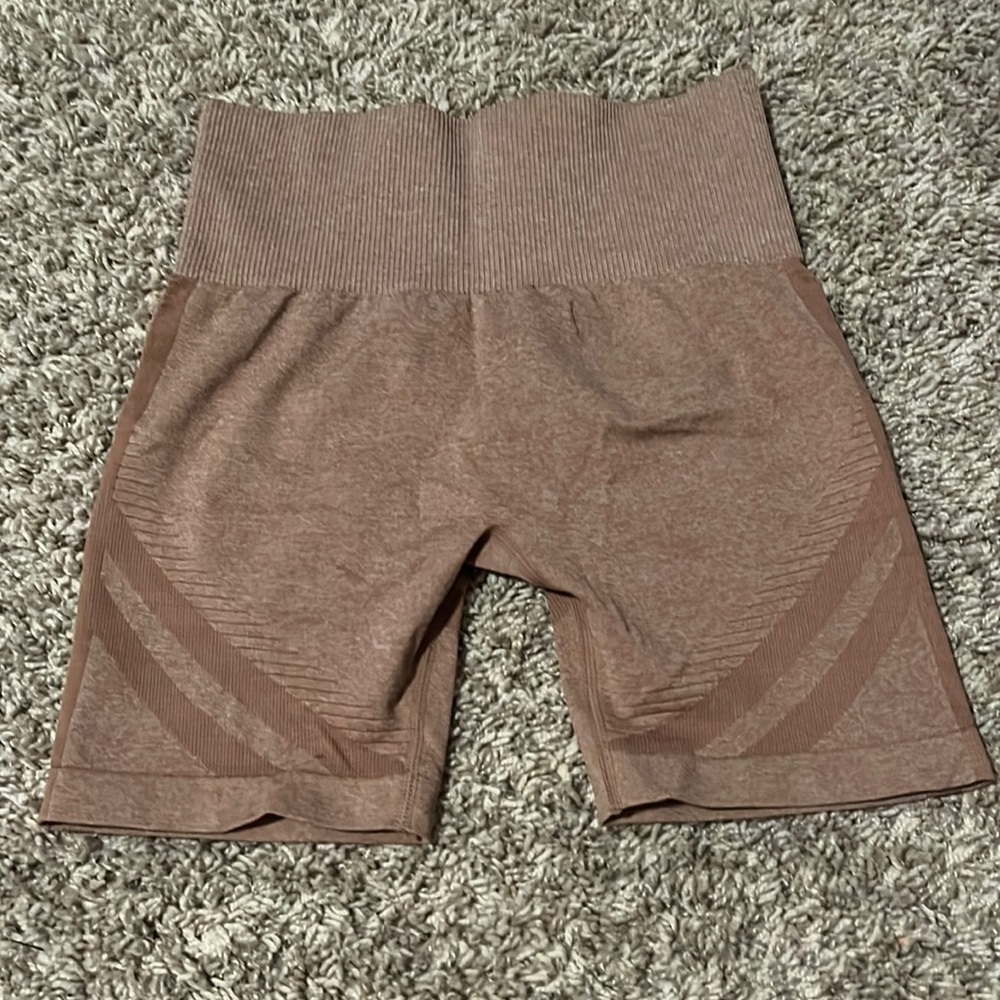 biker shorts / workout shorts